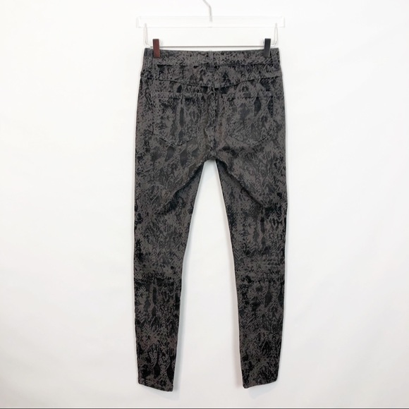 Free People Gray Velvet Snakeskin Skinny Jeans 25 - Picture 2 of 8